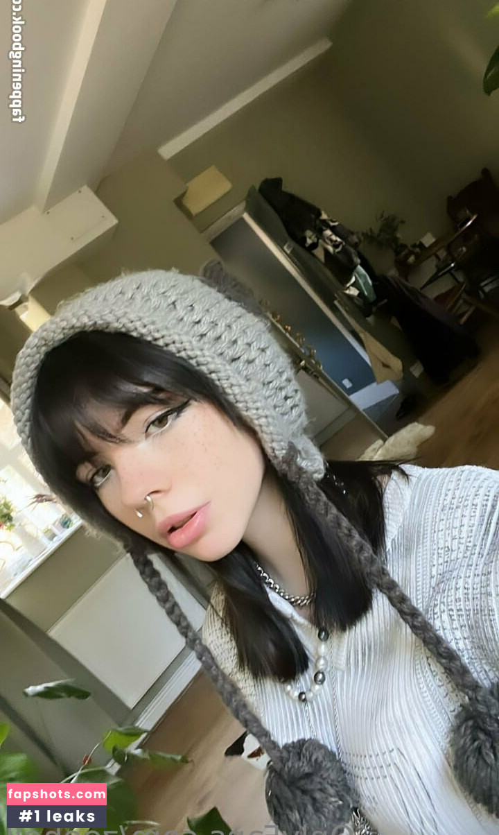 Zee Hell gallery photo #8