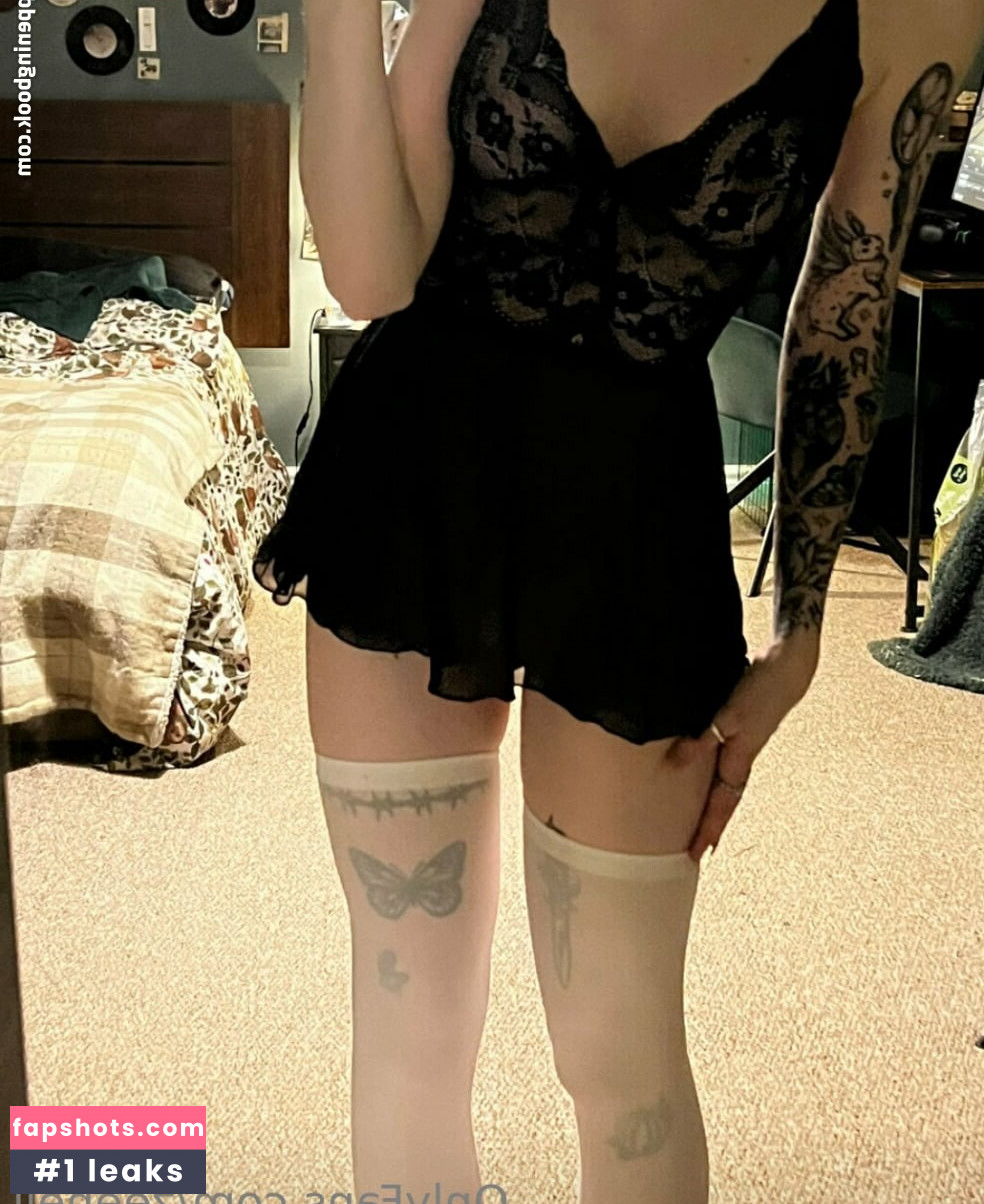 Zee Hell gallery photo #10