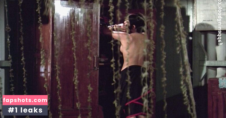 Zeenat Aman gallery photo #18