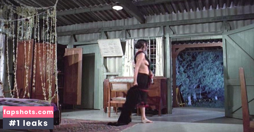 Zeenat Aman gallery photo #19