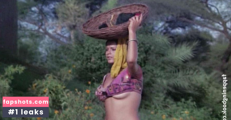 Zeenat Aman gallery photo #20