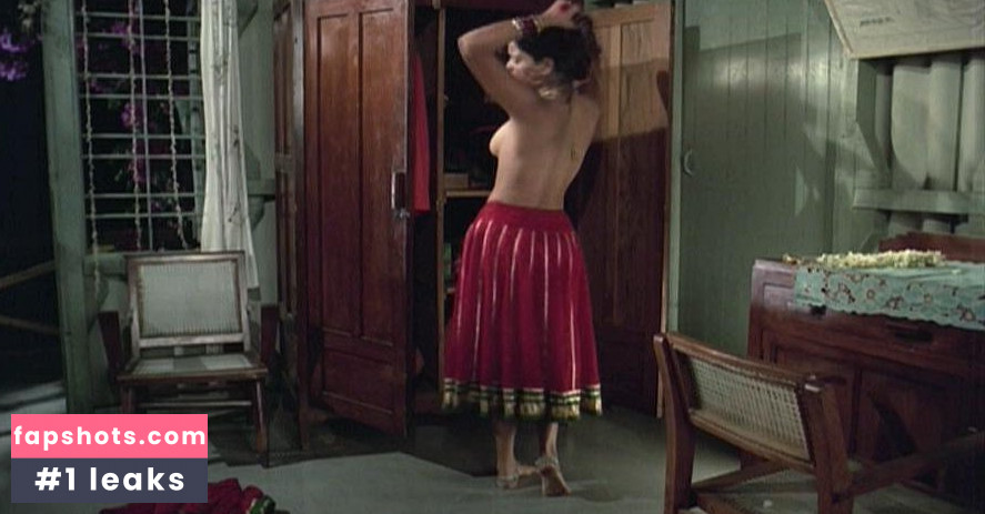 Zeenat Aman gallery photo #21