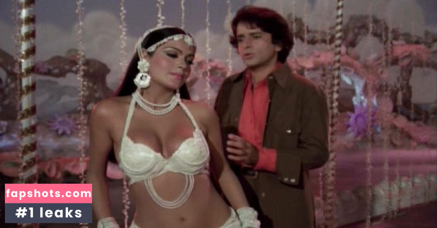 Zeenat Aman gallery photo #22