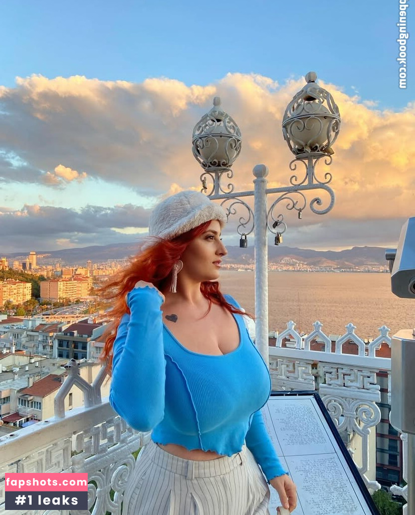 Zehra Aslan nude babe gallery