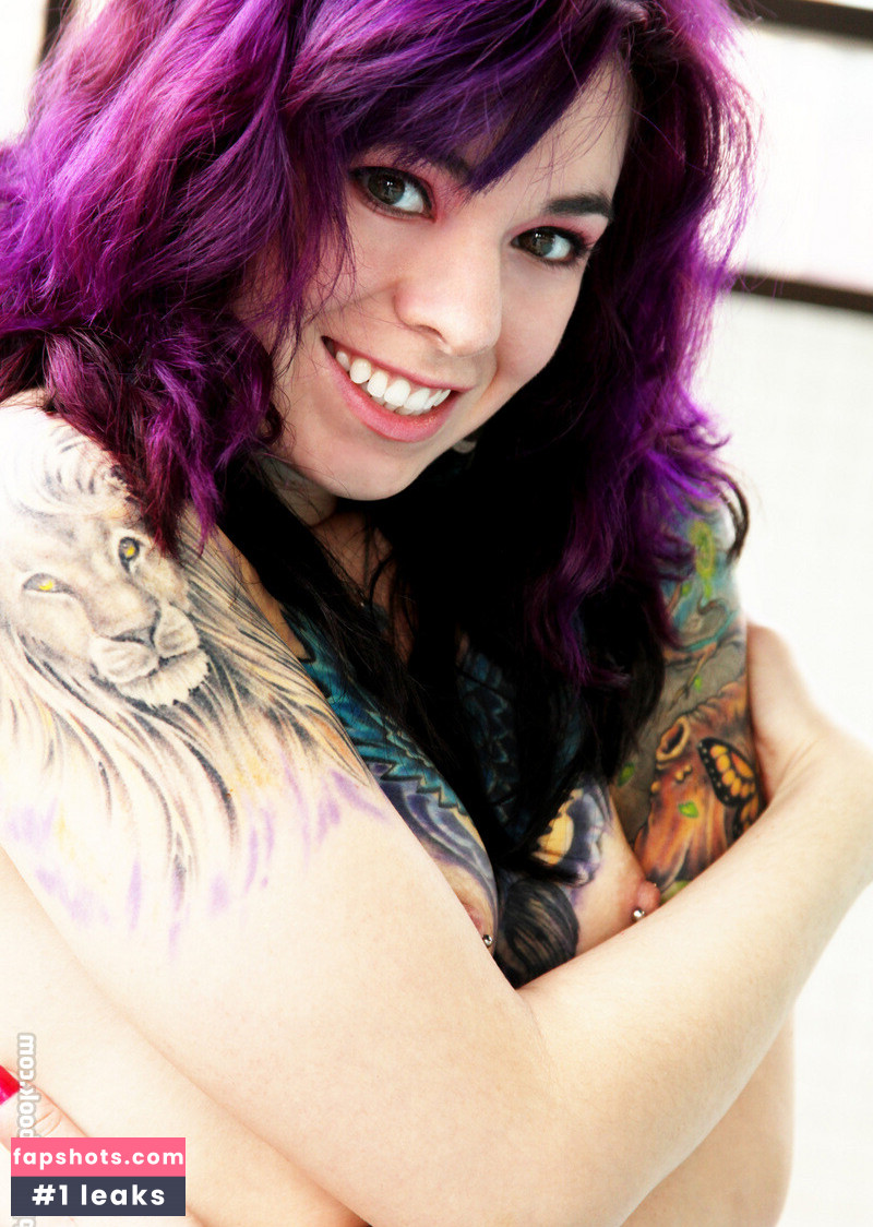 Zenevieve gallery photo #16