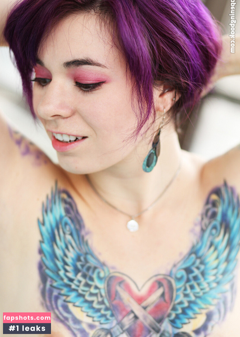 Zenevieve gallery photo #4