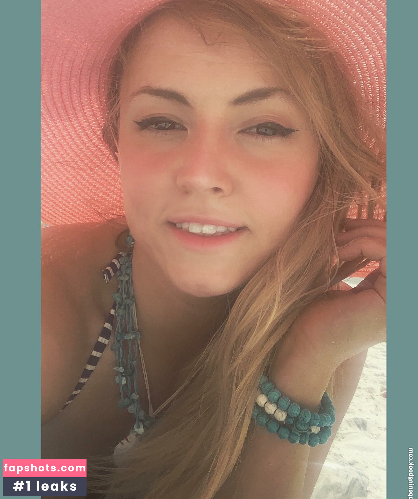 ZeplaHQ nude babe gallery