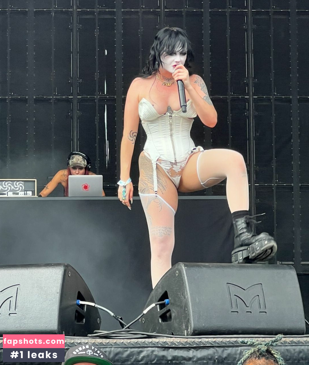 Zheani Sparkes nude babe gallery