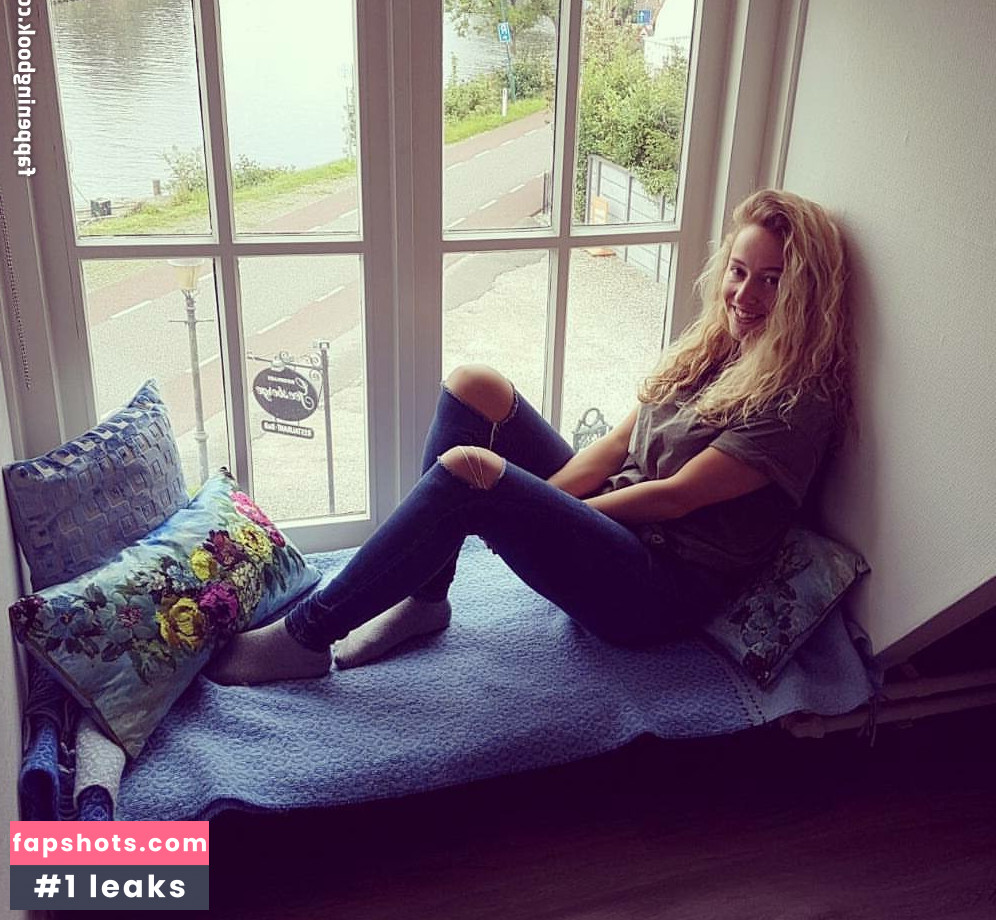 Zimra Geurts gallery photo #20