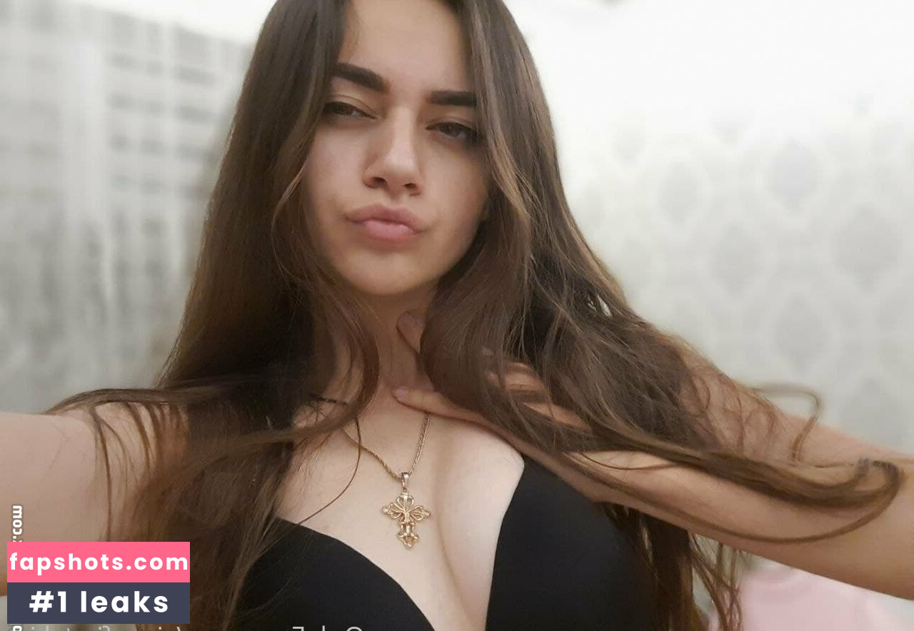 zina_first_kiss gallery photo #17