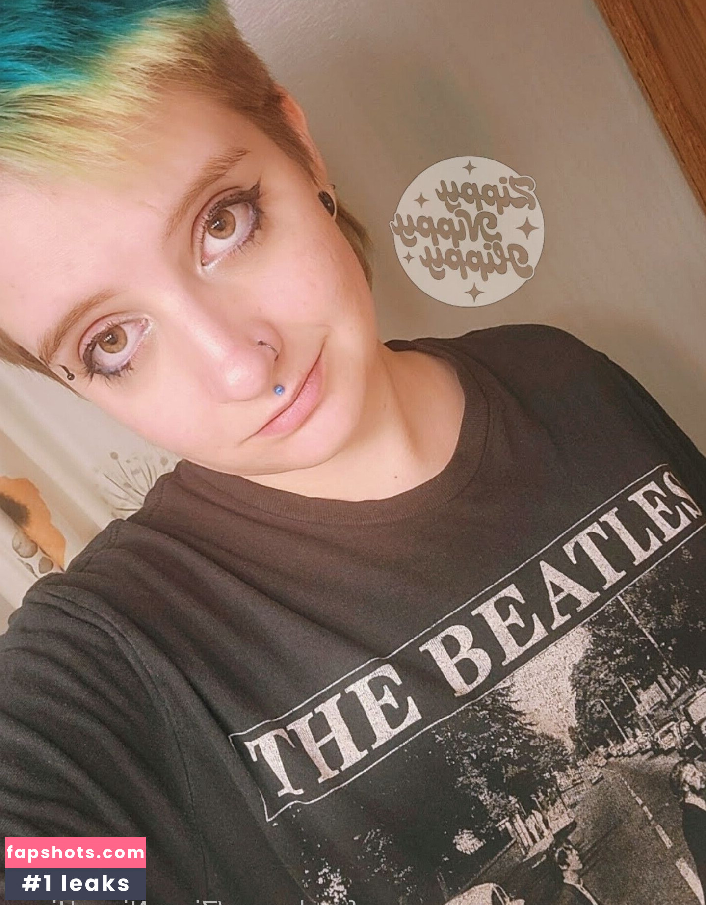 ZippyNippyHippy nude babe gallery