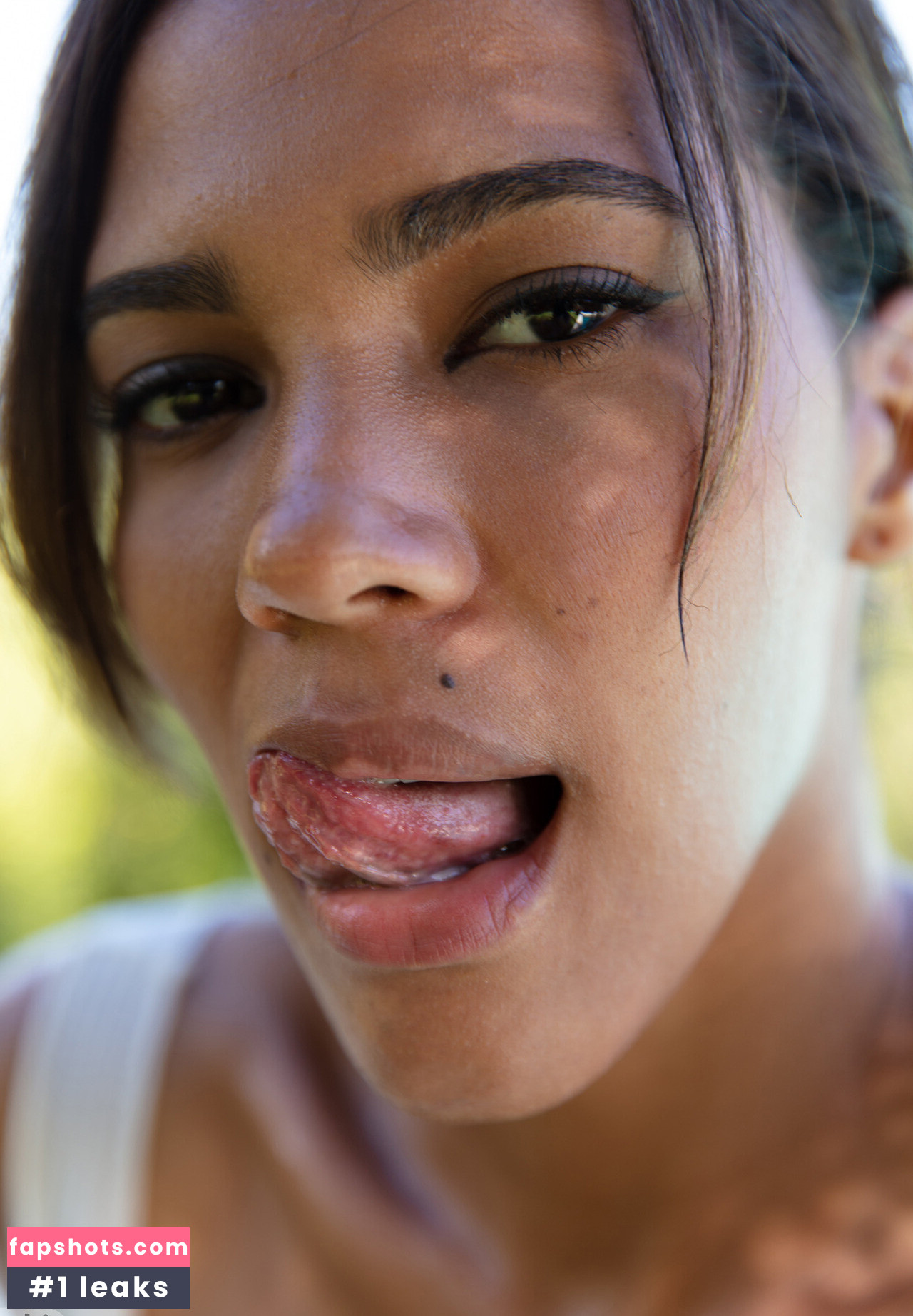 Zishy gallery photo #1717