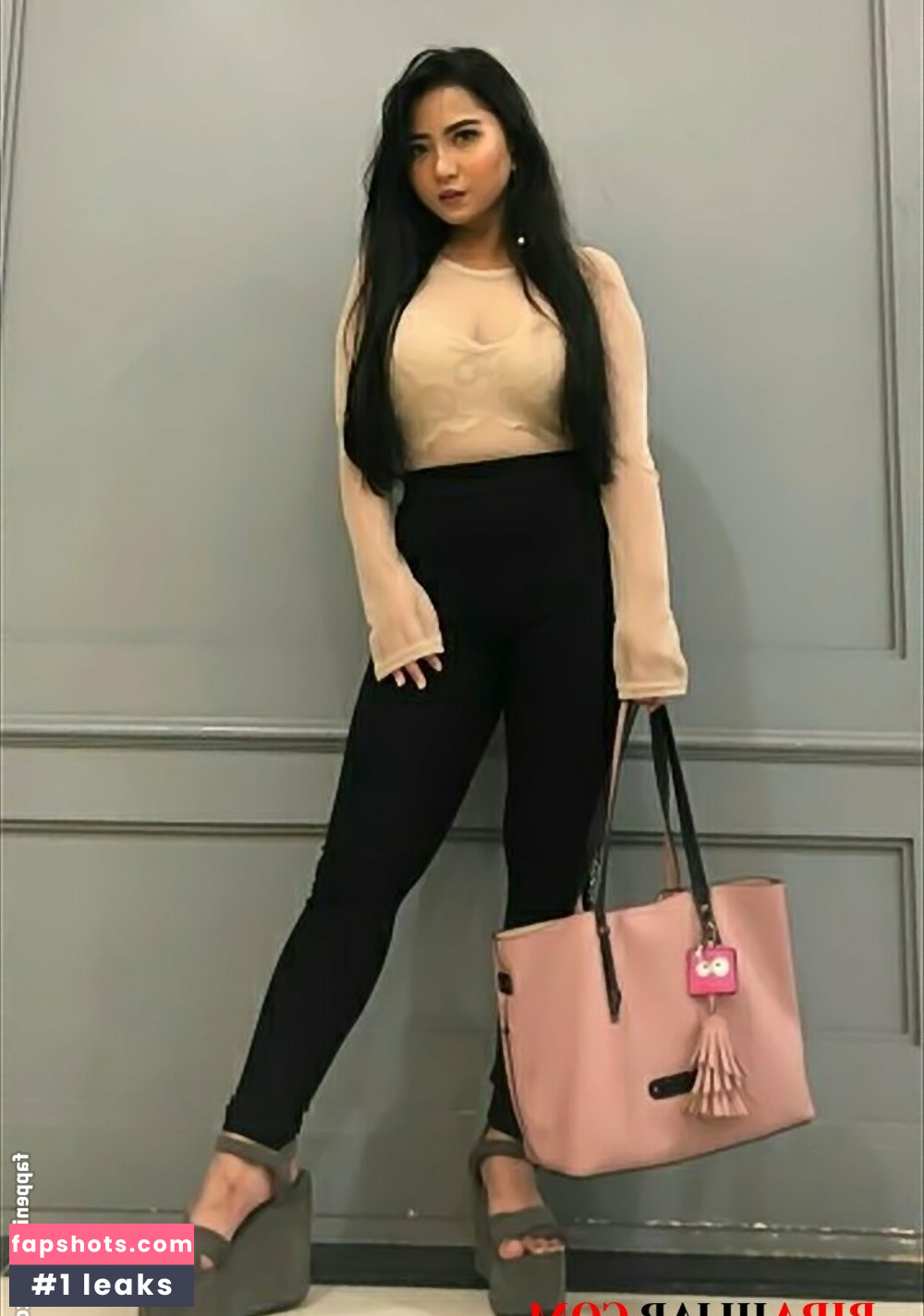 Zizi Wong gallery photo #4