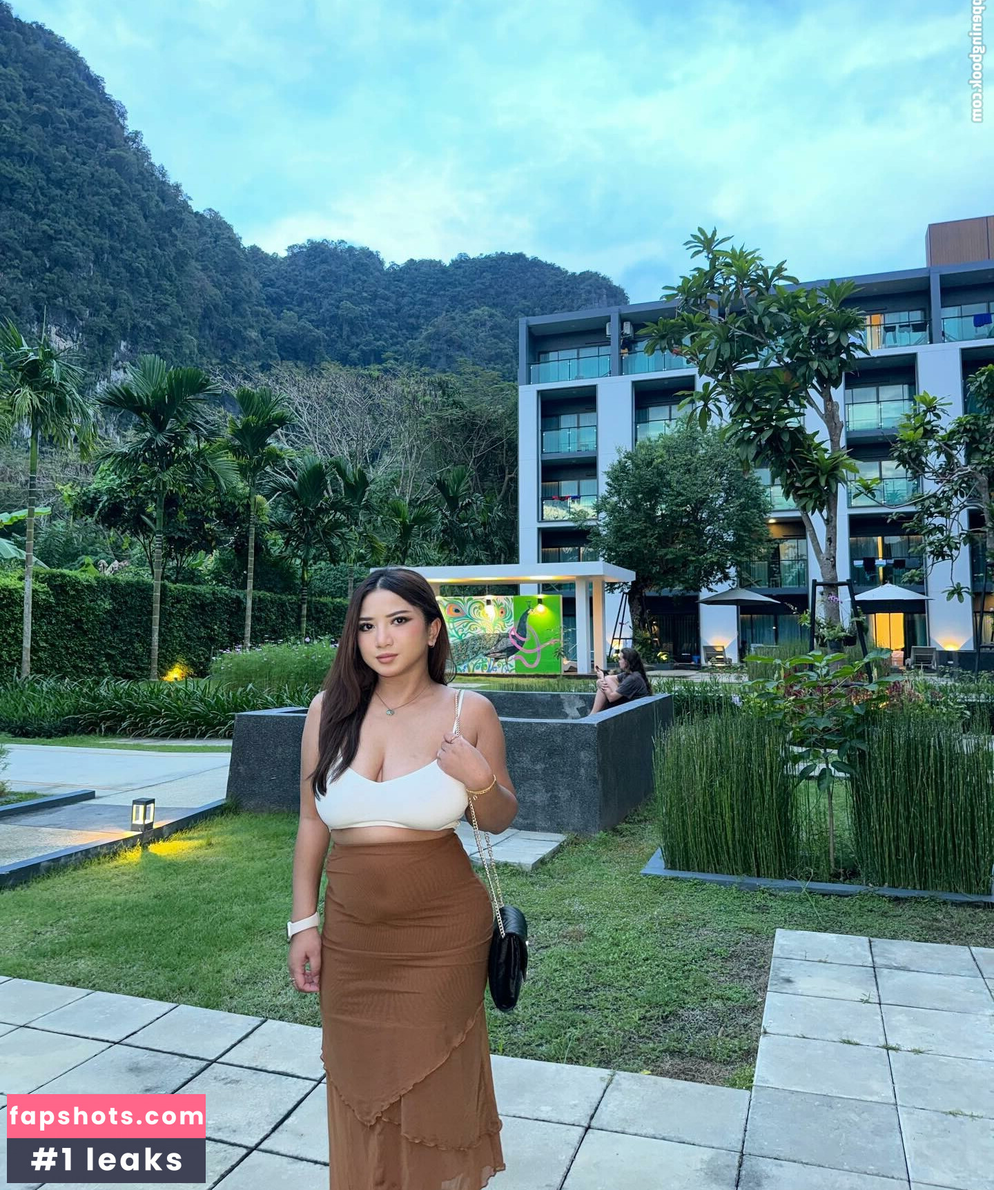 Zizi Wong gallery photo #7