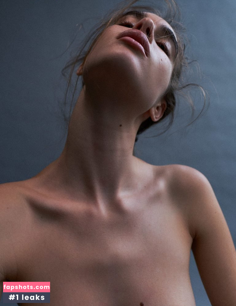 Zoe Aggeliki gallery photo #6