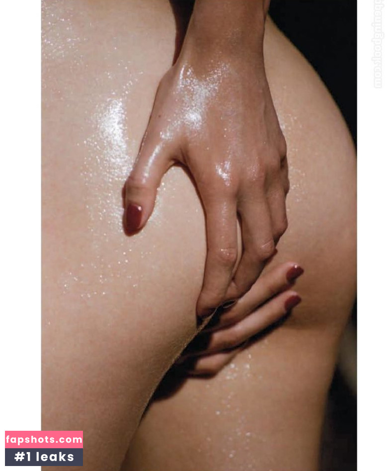 Zoe Aggeliki gallery photo #7