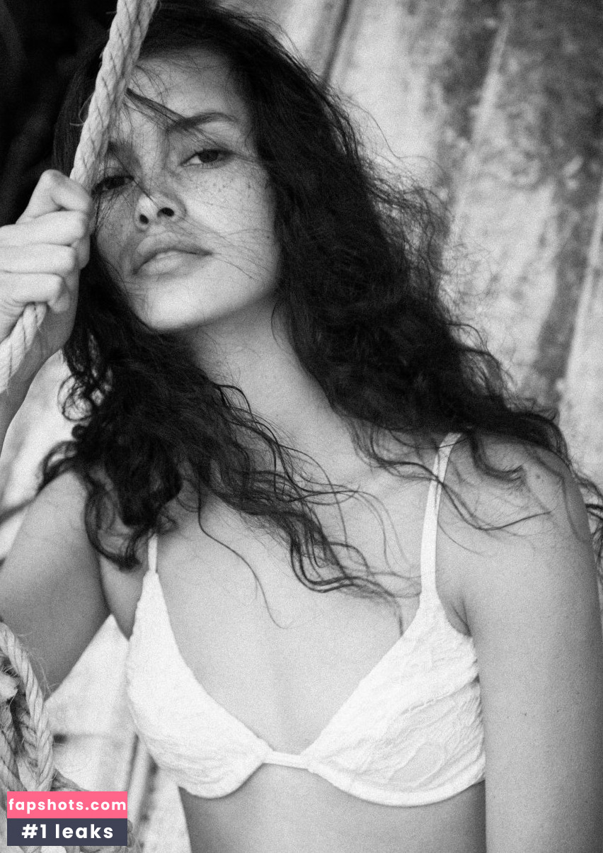 Zoe Barnard Nude Leaks OnlyFans Photos #7 - LeakJerk