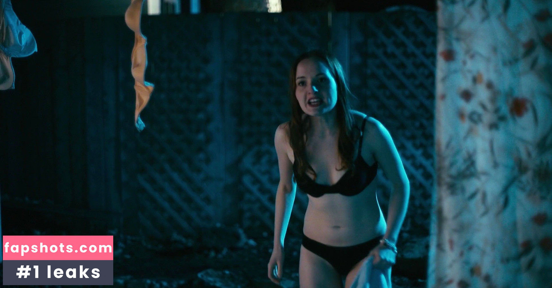 Zoe Cleland gallery photo #5