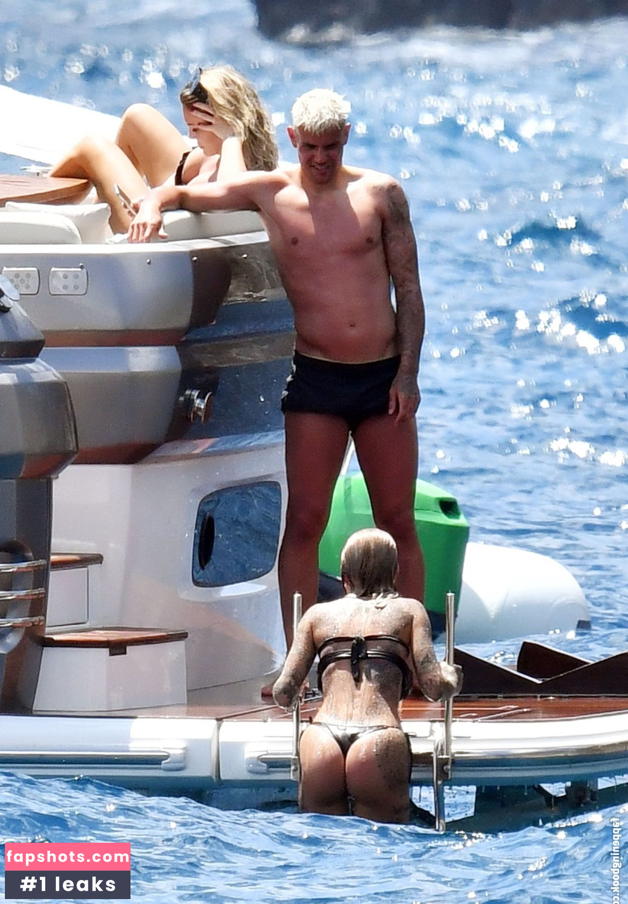 Zoe Cristofoli gallery photo #132