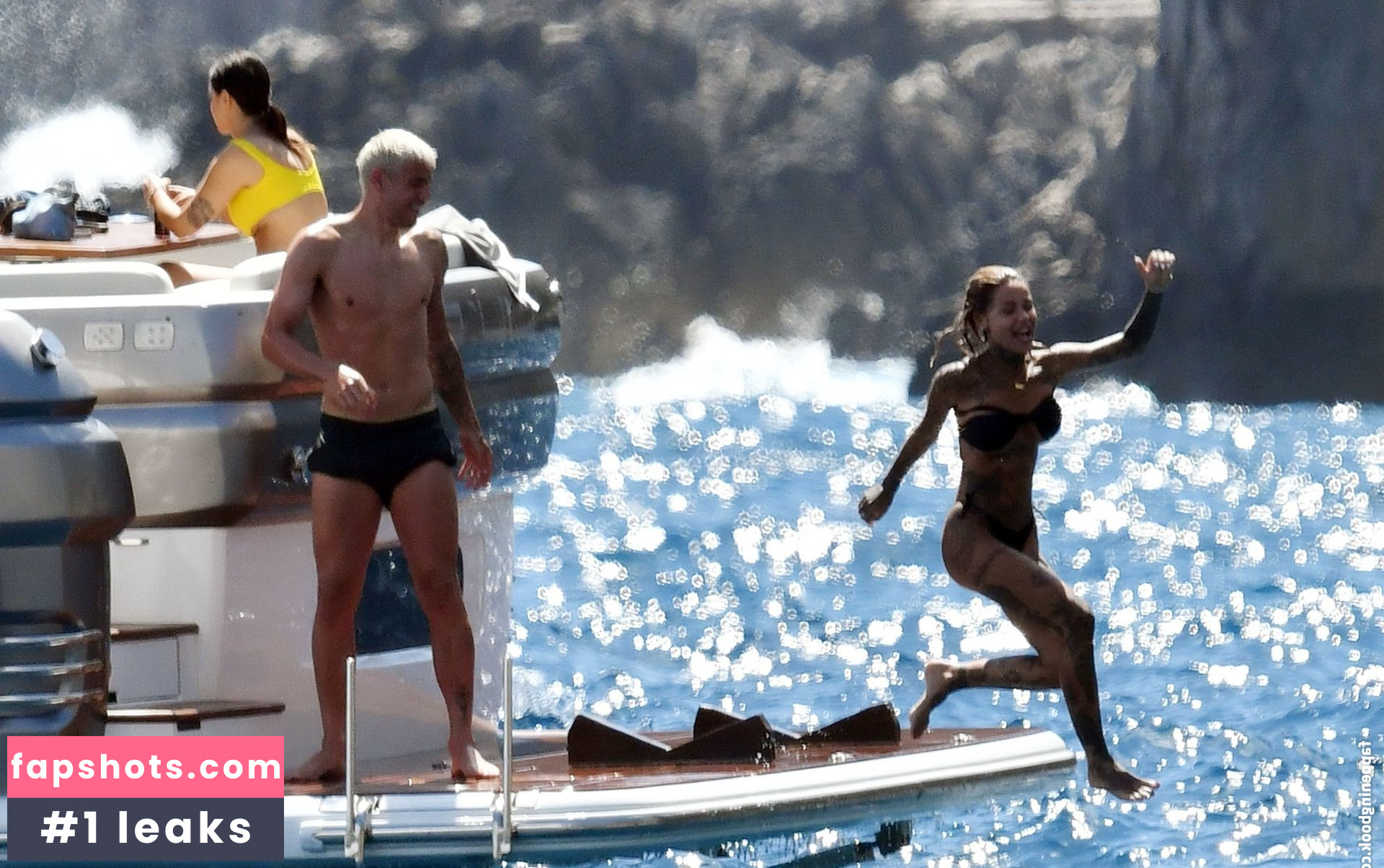 Zoe Cristofoli gallery photo #146