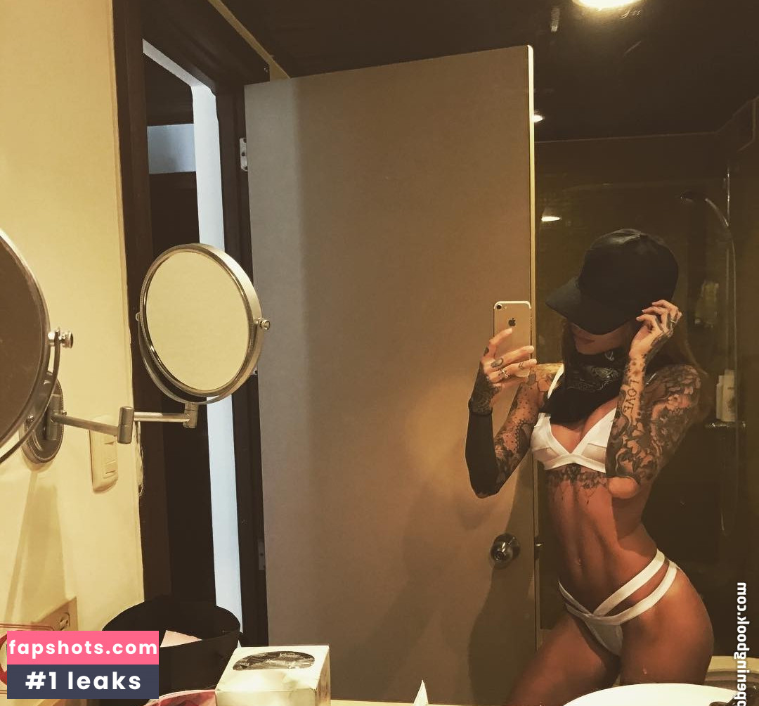 Zoe Cristofoli gallery photo #34