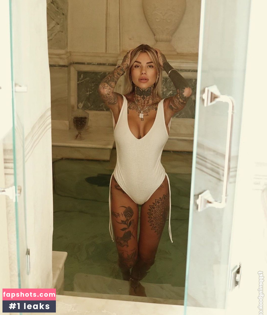 Zoe Cristofoli gallery photo #44