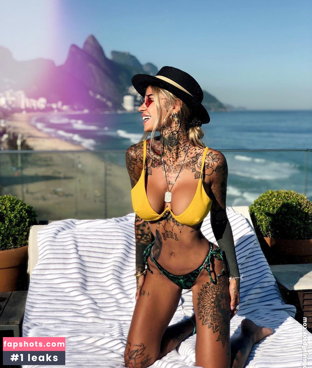 Zoe Cristofoli gallery photo #71