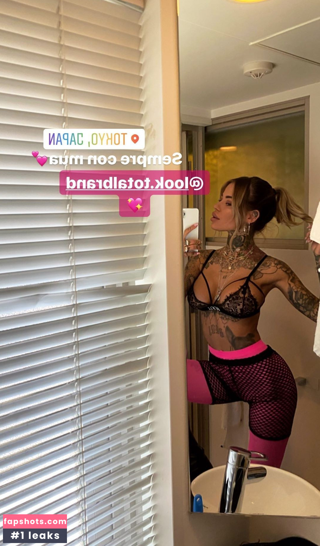 Zoe Cristofoli gallery photo #80