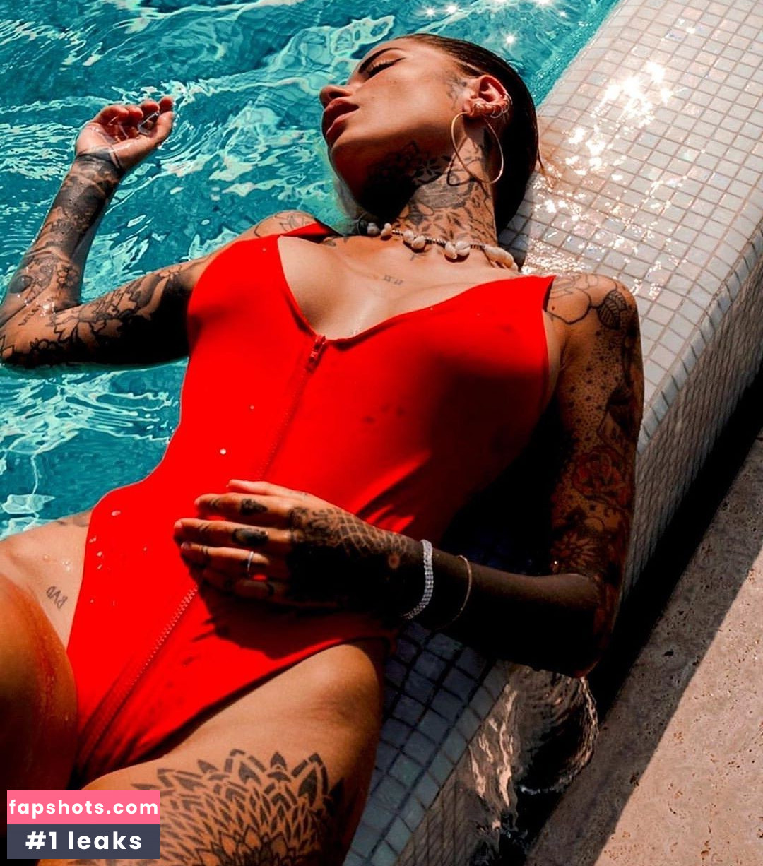 Zoe Cristofoli gallery photo #81