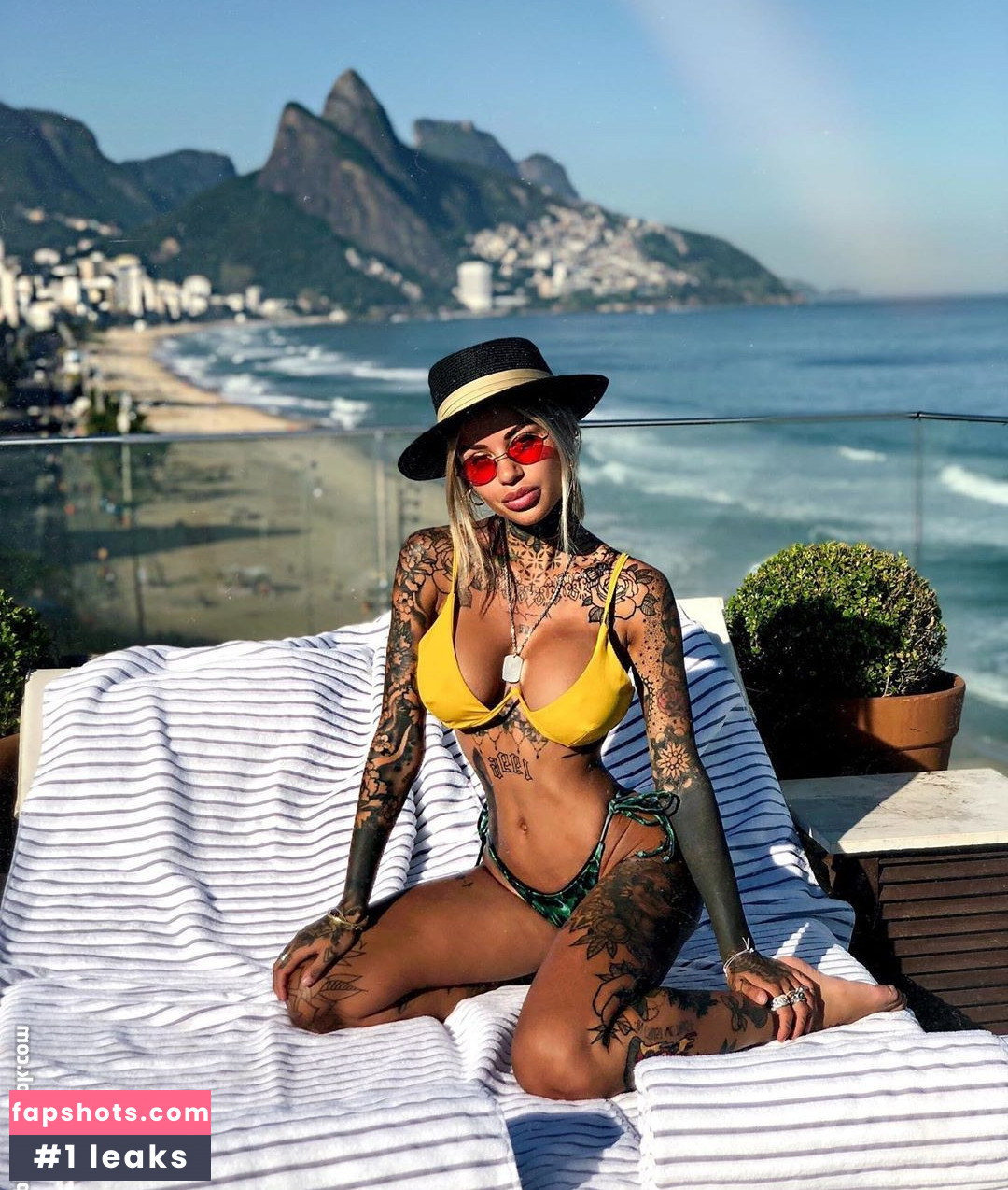 Zoe Cristofoli gallery photo #85