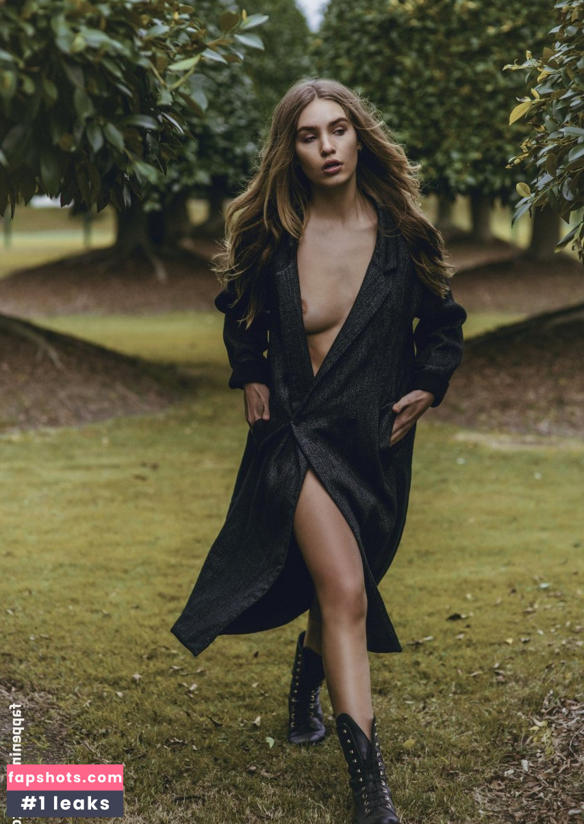 Zoe Cross gallery photo #24