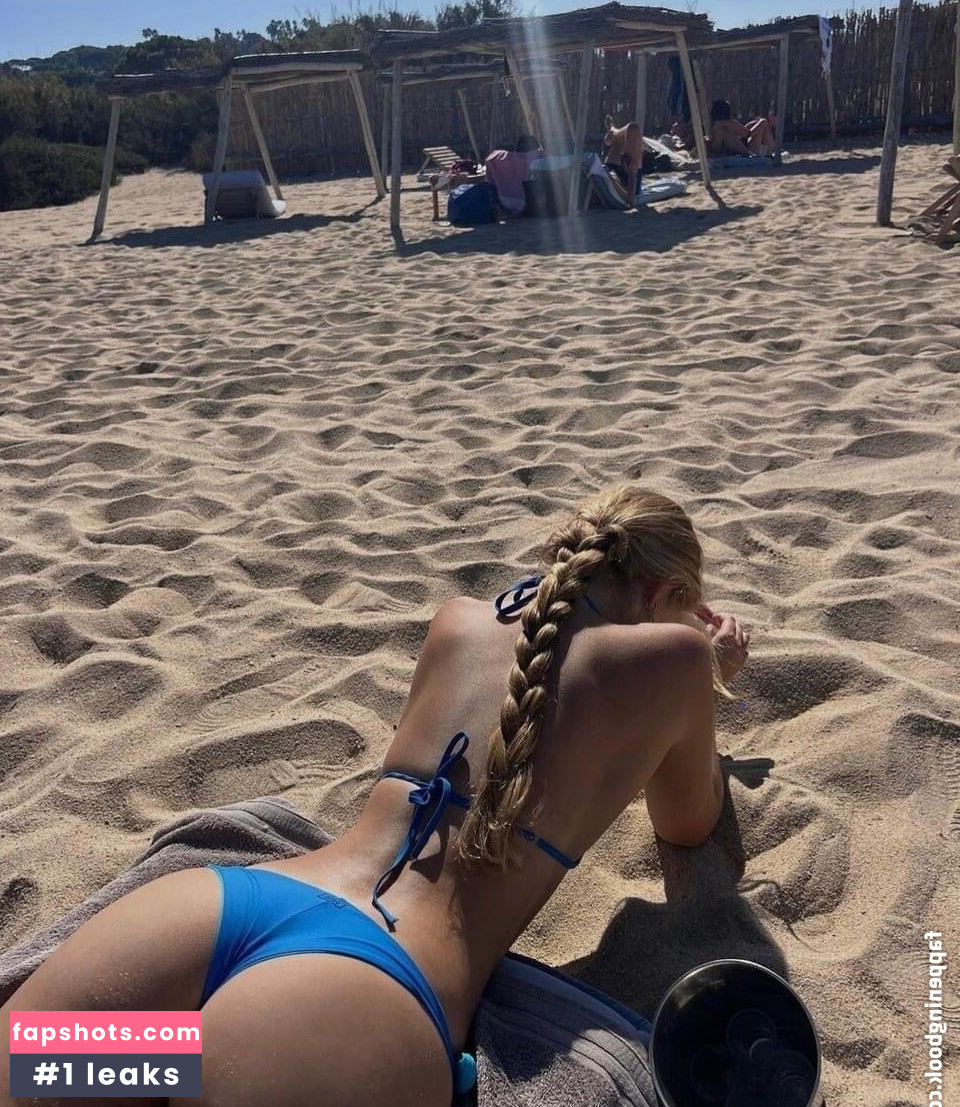 Zoe Kaeppele gallery photo #15