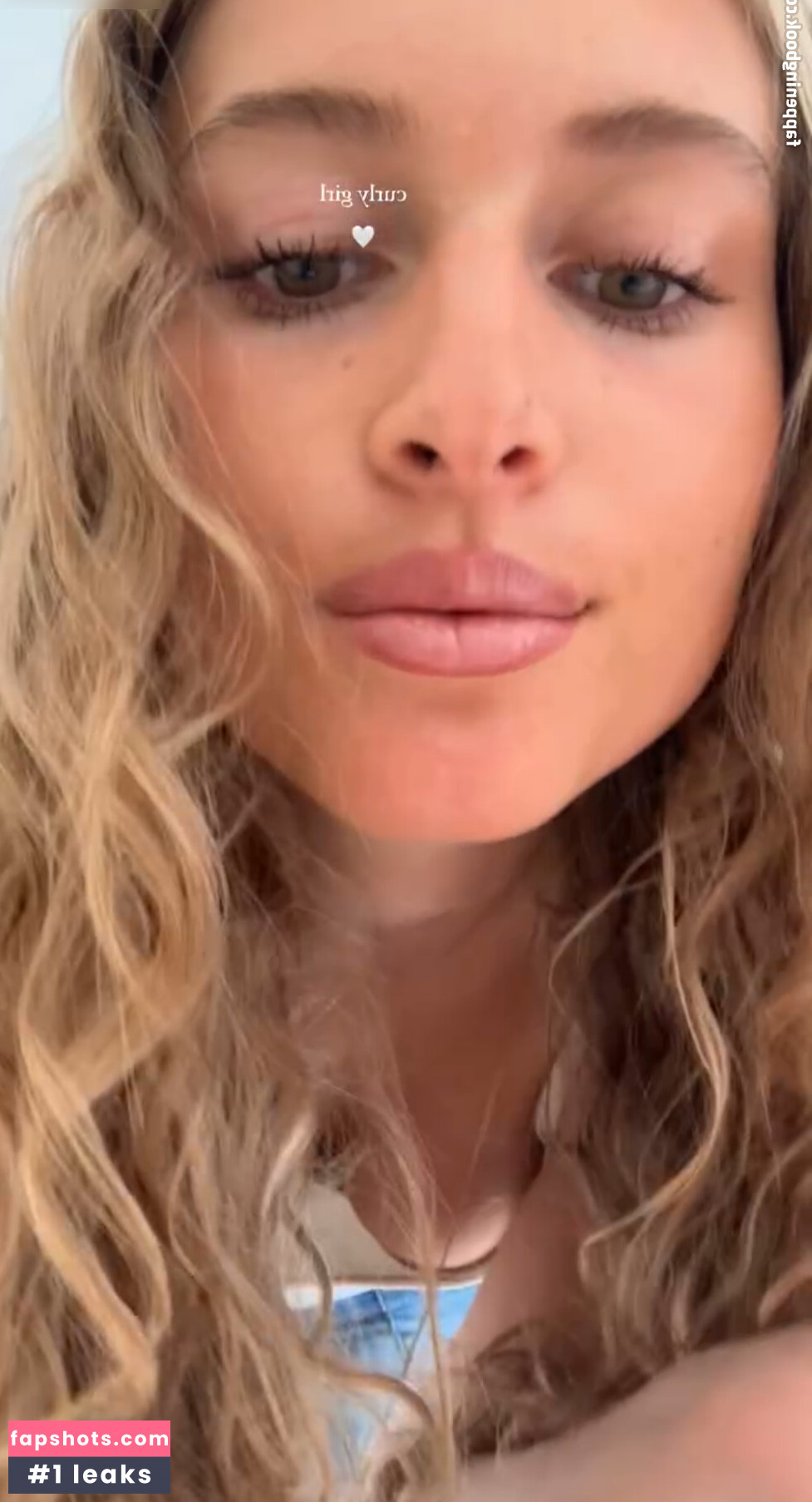 Zoe Kaeppele gallery photo #25