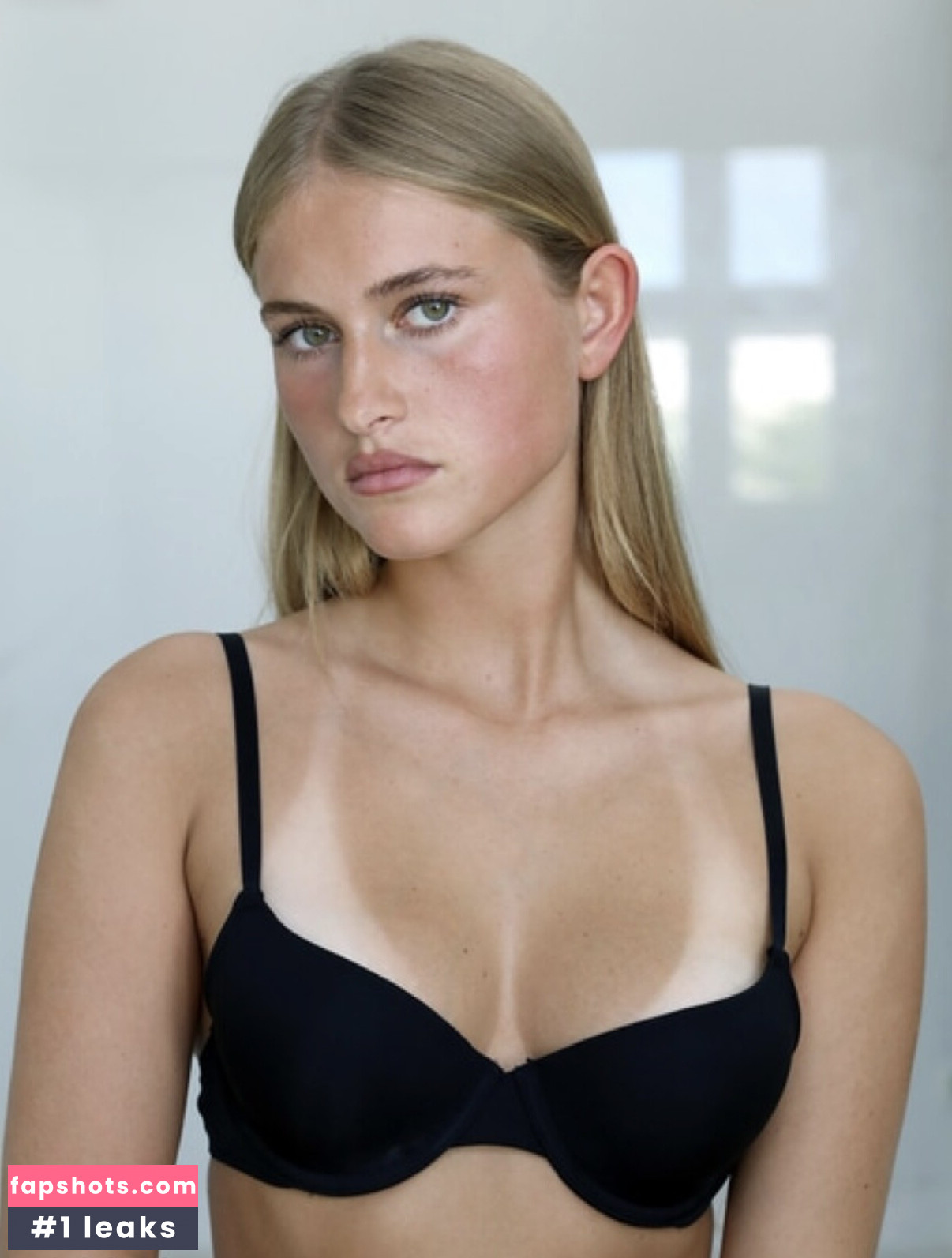 Zoe Kaeppele gallery photo #5