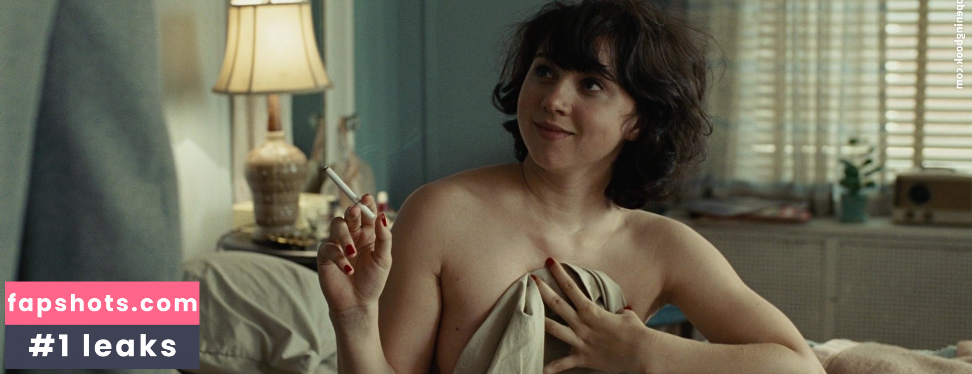 Zoe Kazan gallery photo #12