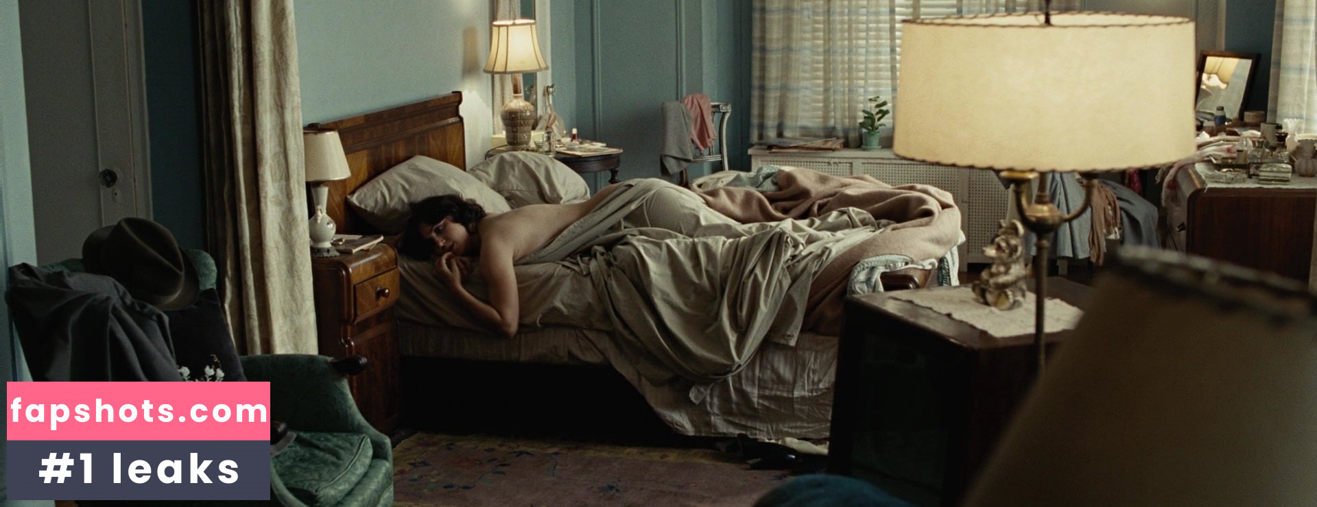 Zoe Kazan gallery photo #13