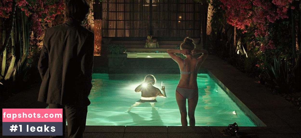 Zoe Kazan gallery photo #30