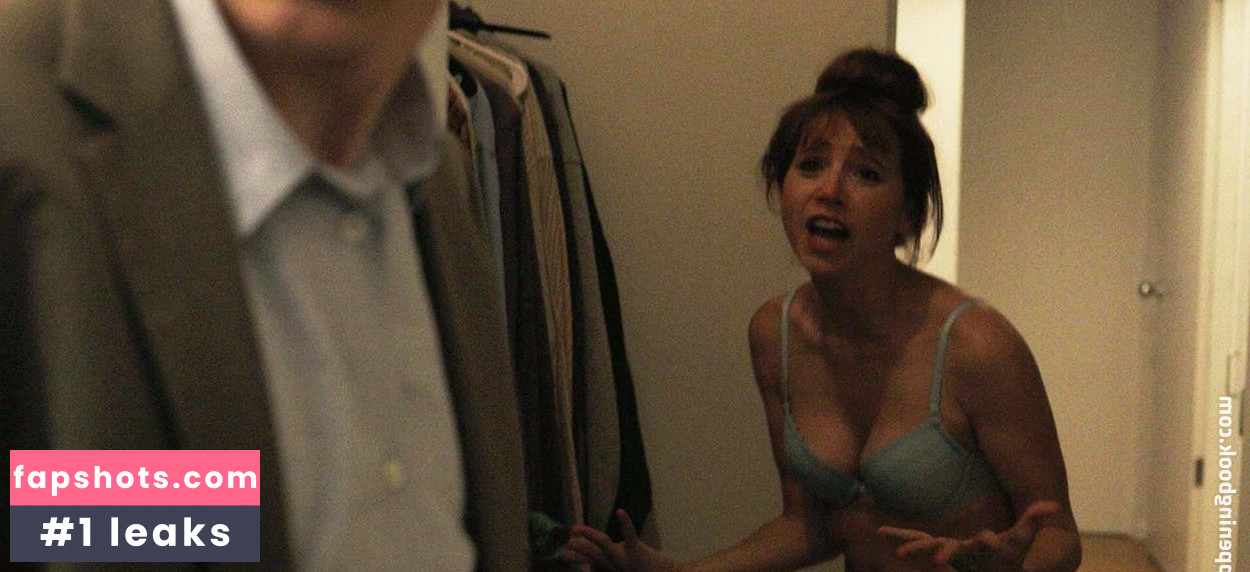 Zoe Kazan gallery photo #32