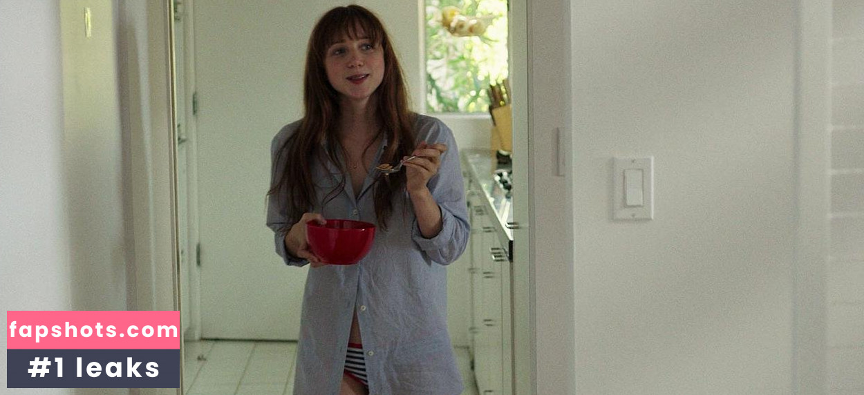 Zoe Kazan gallery photo #34