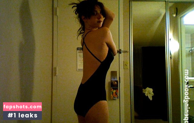 Zoe Kazan gallery photo #75