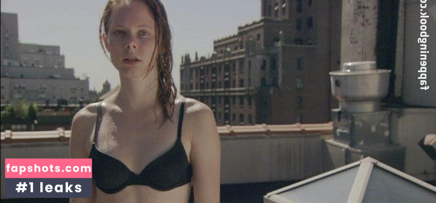 Zoë Lescaze gallery photo #2