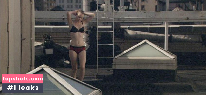 Zoë Lescaze nude babe gallery