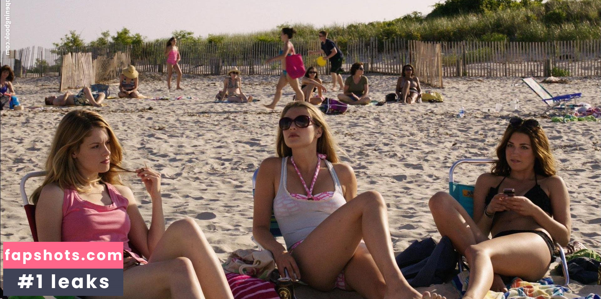 Zoe Levin nude babe gallery