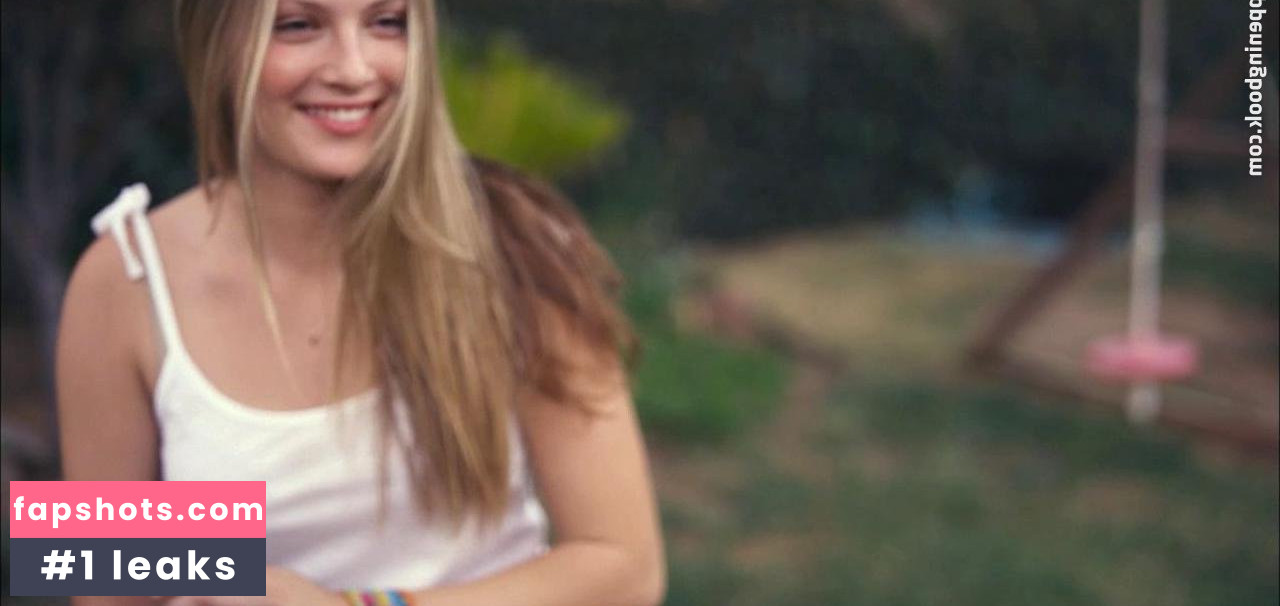 Zoe Levin gallery photo #8