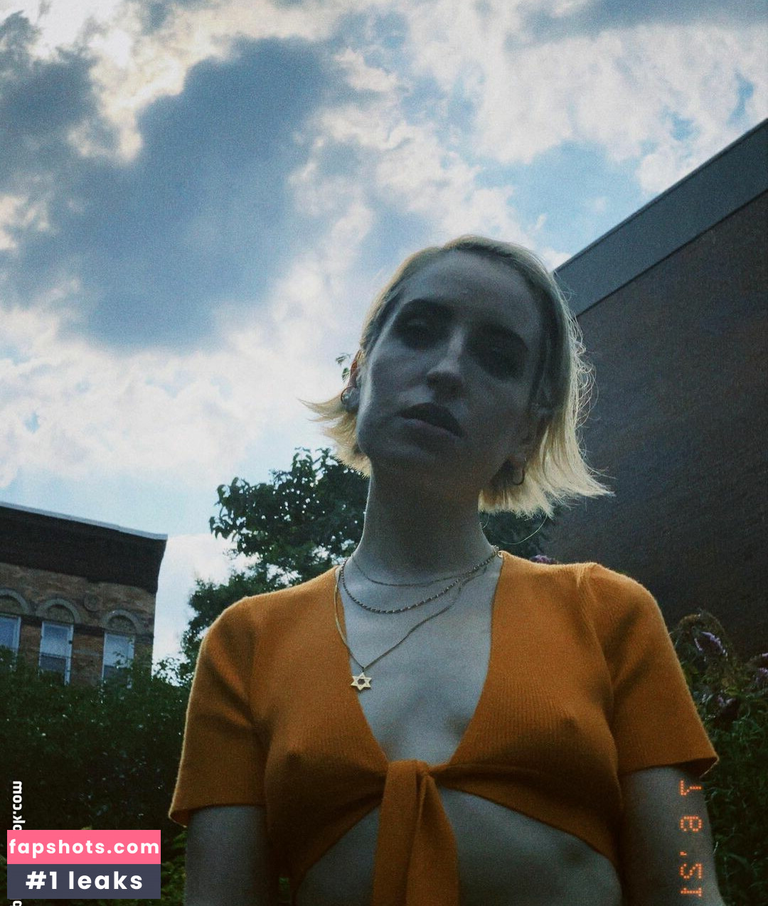 Zoe Lister-Jones gallery photo #24