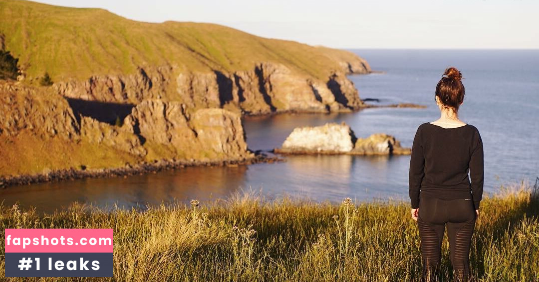 Zoe Lister-Jones gallery photo #32