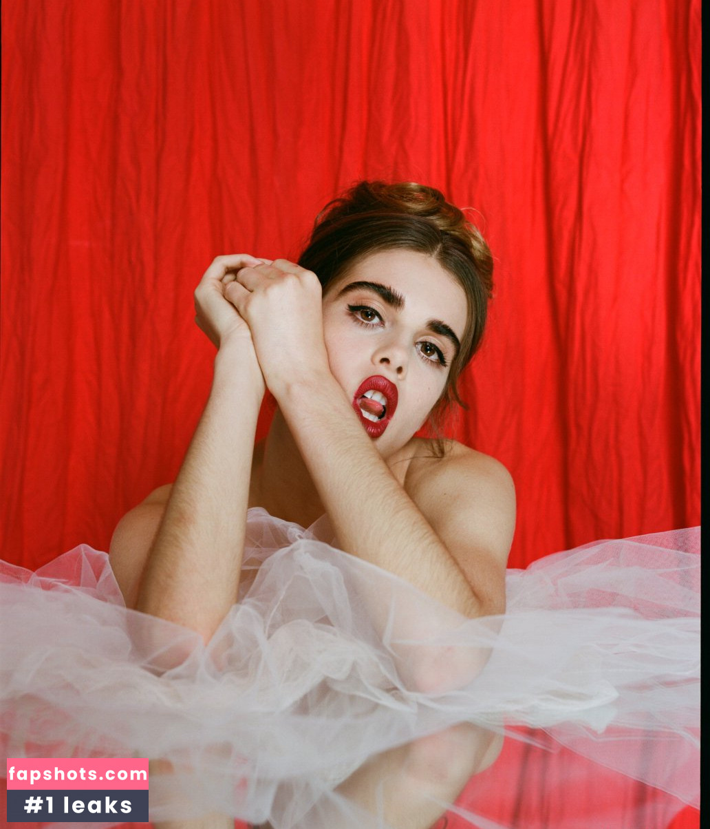 Zoe Mantzakanis gallery photo #16