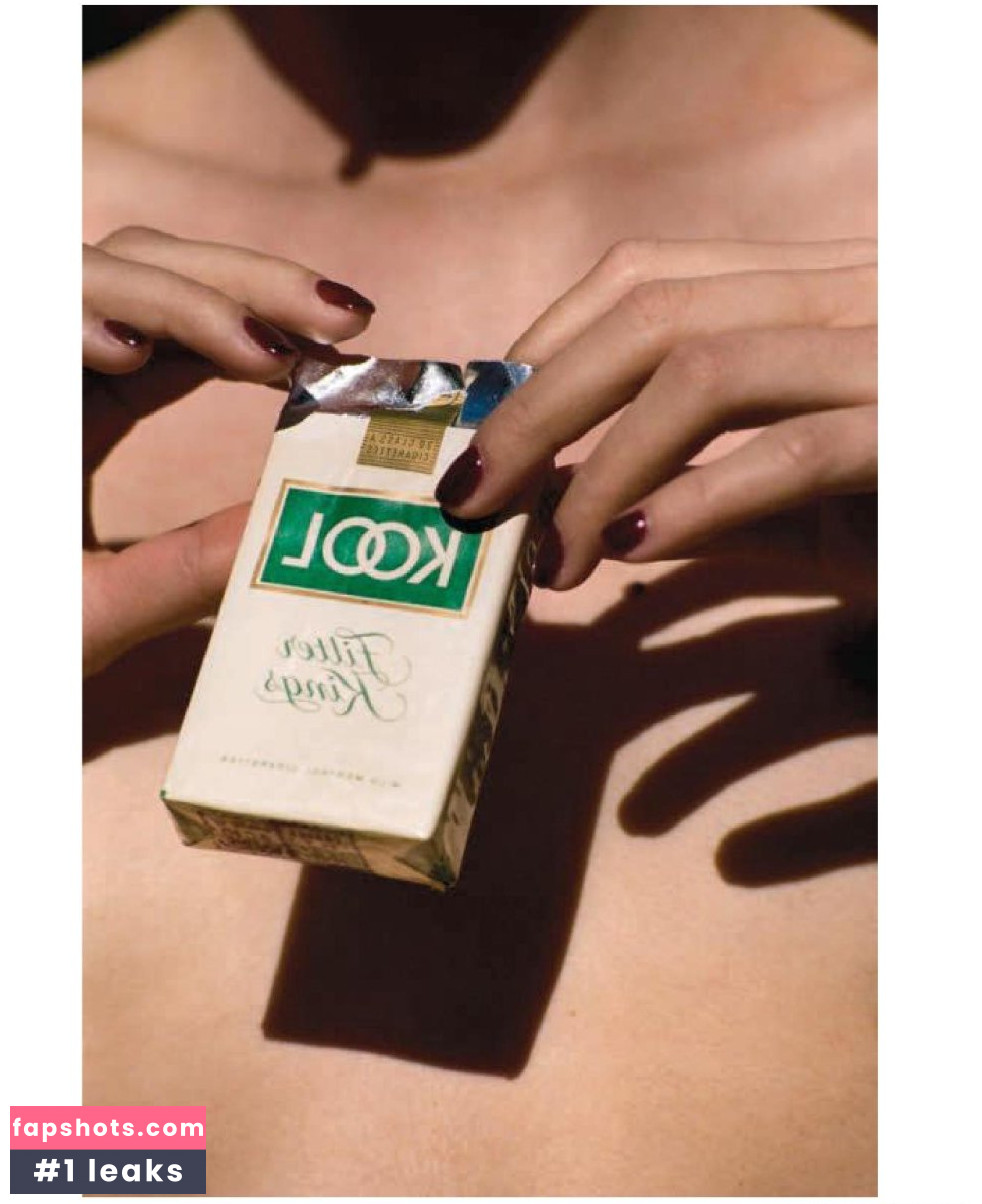 Zoe Mantzakanis gallery photo #7