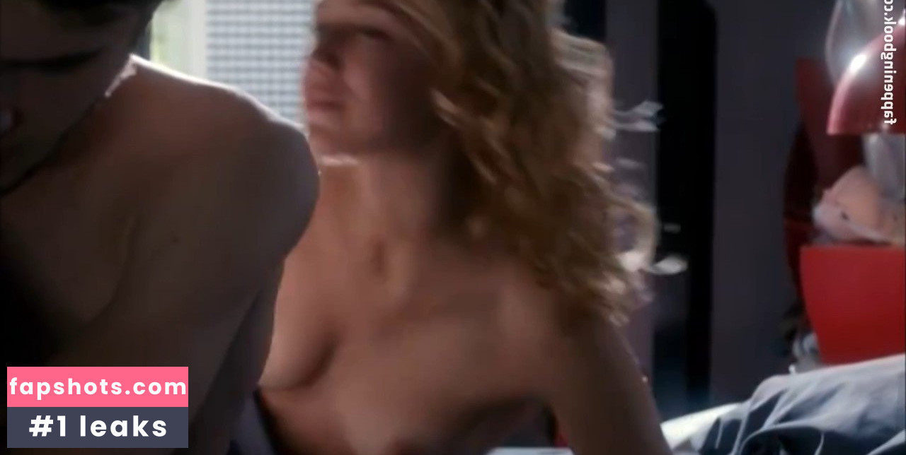 Zoe Marchal nude babe gallery