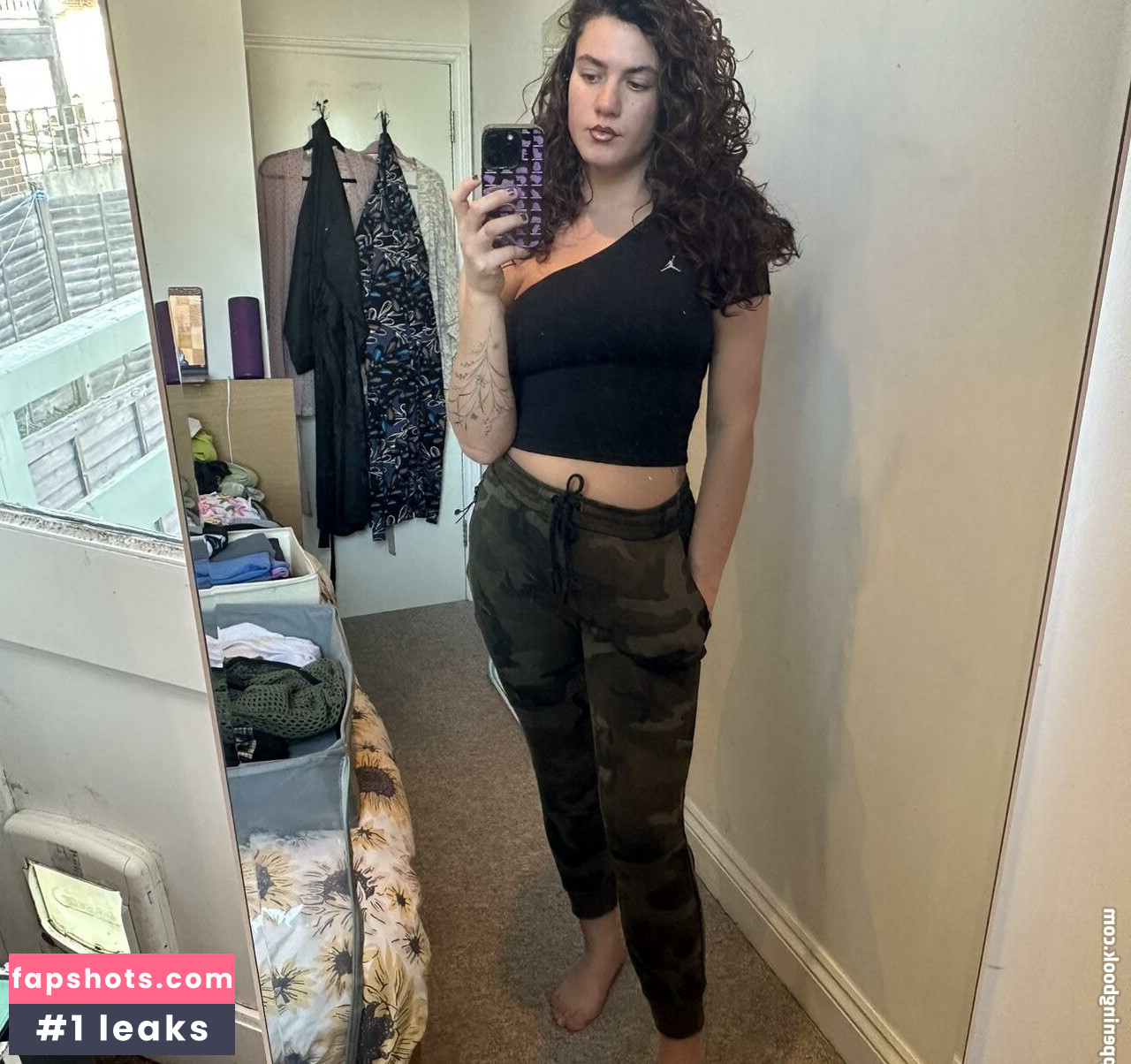 Zoe Myers gallery photo #22